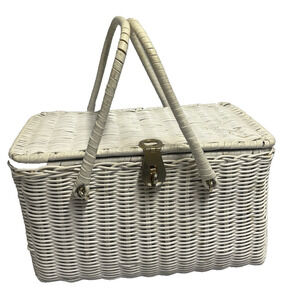 Vintage White Wicker Picnic Basket Purse w/ Handles Hong Kong 10.5"x6.5"x6"
